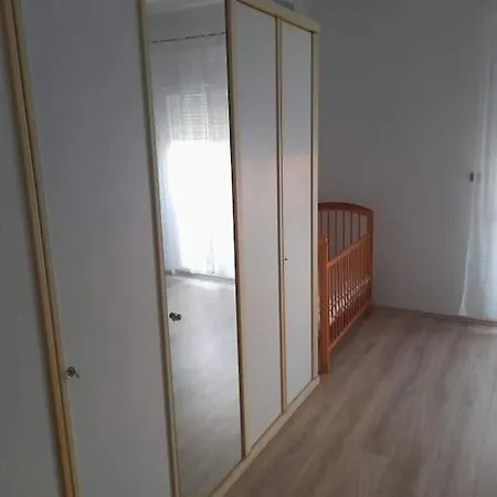 Apartment D&a *